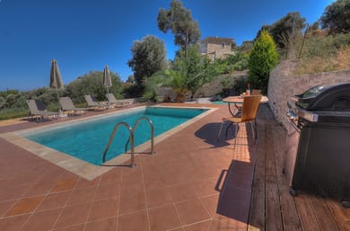 VILLA LARENA