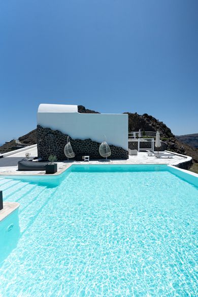 Master Villa with outdoor Jacuzzi & Caldera view