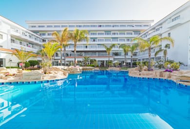 Leonardo Cypria Bay - Image 4