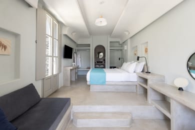 Deluxe Suite with Sea View and Outdoor Hot tub