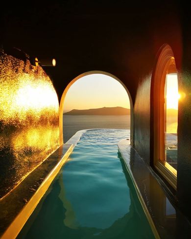 Honeymoon Pool Suite - Private Caldera Sea Sunset view