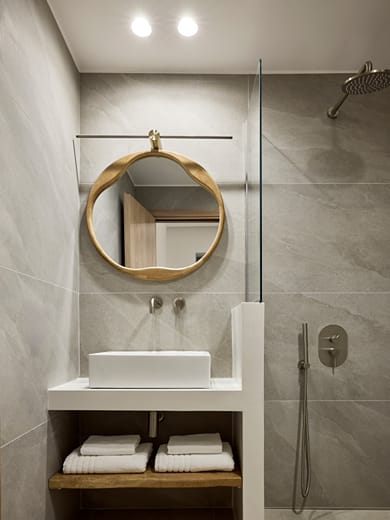 Dash Milos - Image 5