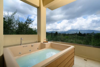 Bungalow Junior Suite with Open Jacuzzi