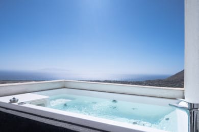 Villa Lava (Private hot-tub)