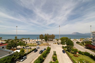 Delfini Hotel Patras - Image 2