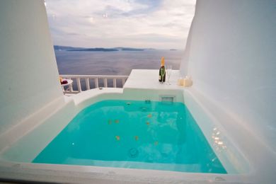 Delfini Hotel Santorini - Image 6