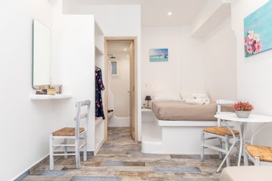 Depis luxury suites/ superior triple