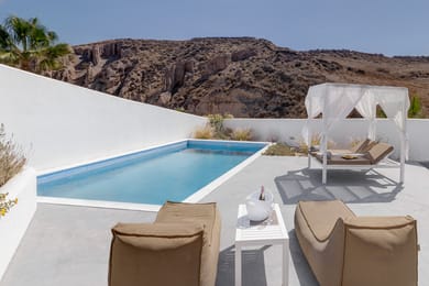 Exclusive Villa with private pool and volcanic hill view
