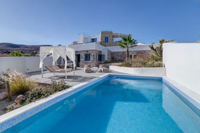 Exclusive Villa with private pool and volcanic hill view