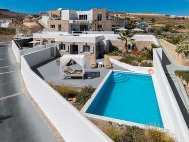 Exclusive Villa with private pool and volcanic hill view