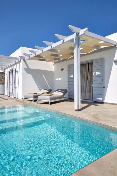 Elegant Suite with heated jetted tub private pool