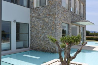 Diamond Deluxe Hotel - Image 7