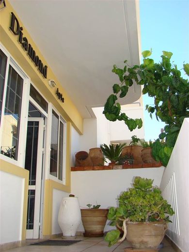 Diamond Apts & Suites - Image 5