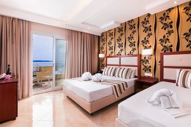 Deluxe Triple Room with Sea View