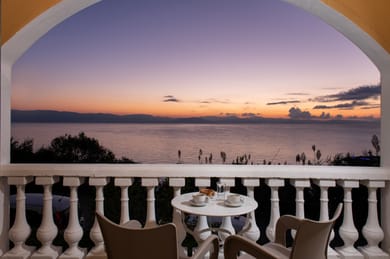 Twin Studio | Panoramic Sea & Sunrise View [30 m²]