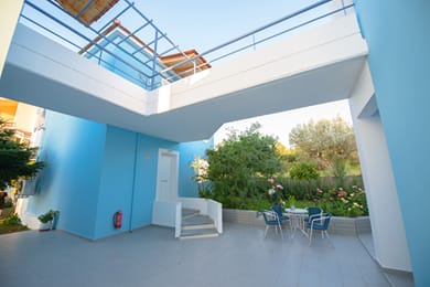 Dimitra Apartment Hotel - Image 4