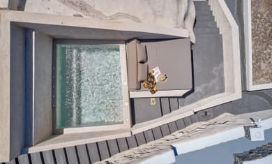 Cosmic Cave Suite with Outdoor Jacuzzi & Caldera View