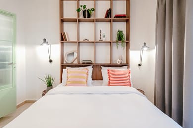 Next door Athens - Image 2