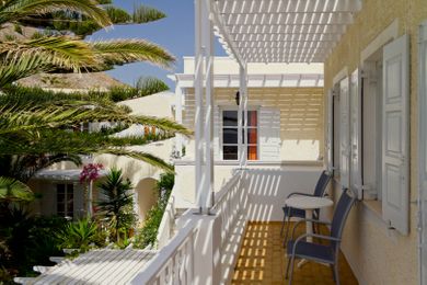 Dolphins Apartments Santorini - Image 3