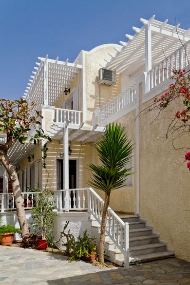 Dolphins Apartments Santorini - Image 5