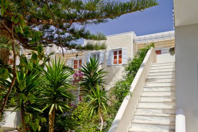Dolphins Apartments Santorini - Image 6