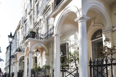 Dolphin Hotel - Image 2