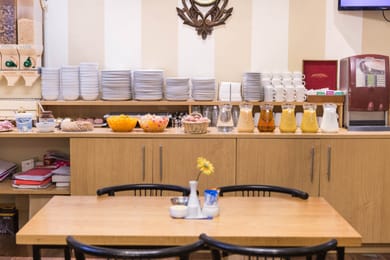 Dolphin Hotel - Image 7