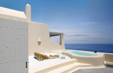 Suite with Private Outdoor Jacuzzi and Secluded Terrace