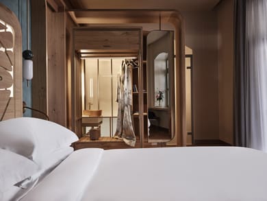 Consul Suite with Living Room & Outdoor Jacuzzi