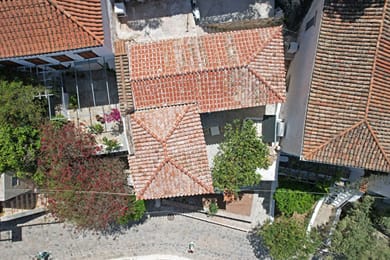 Douskos Citrus Apartments Hydra - Image 2