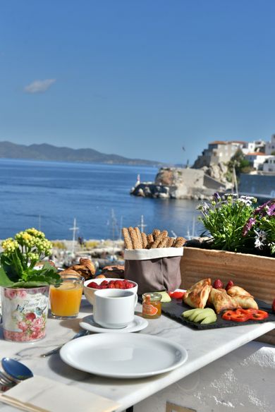 Douskos Port House Hydra - Image 6