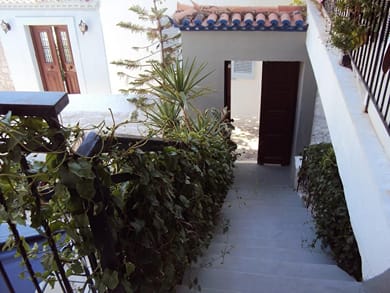 Douskos Uptown Living Hydra - Image 6