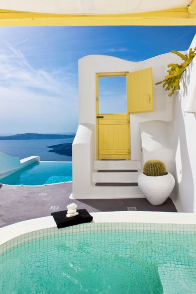 Orfeas Private Pool and Jacuzzi Suite