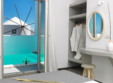 "Drops" Entire Private Villa * Pool * Jacuzzi * 5 BDR