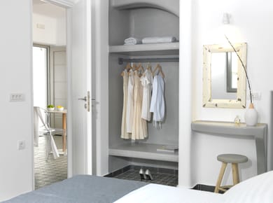 "Drops" Entire Private Villa * Pool * Jacuzzi * 5 BDR