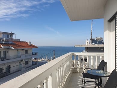 Eantos Studios & Suites - Image 3