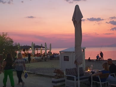 Eantos Studios & Suites - Image 6