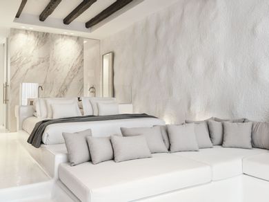 Executive Suite with Private Heated Pool Sea View