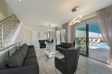 Villa Aldebaran | Five Bedroom Villa with Private Swimming Pool