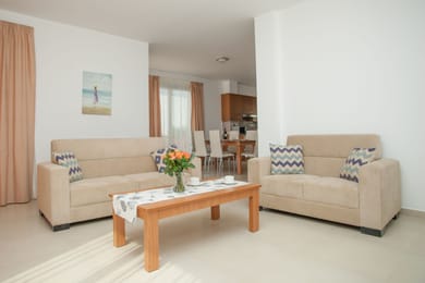 Villa Coral Bay 10 | Three Bedroom Villa with Private Swimming Pool