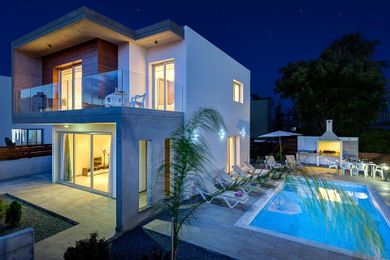 Villa Coral | Three Bedroom Villa with Private Swimming Pool