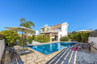 Villa Eliza | Three Bedroom Villa with Private Swimming Pool
