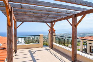 Villa Prengos | Three Bedroom Villa with Private Swimming Pool