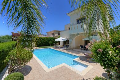Villa Shanta | Three Bedroom Villa with Private Swimming Pool