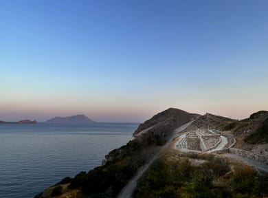 Echoes Suites Milos - Image 3