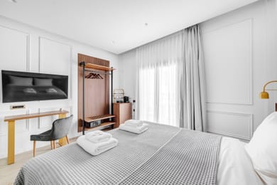 Affacio (Ermoupoli's Views & Private Balcony)