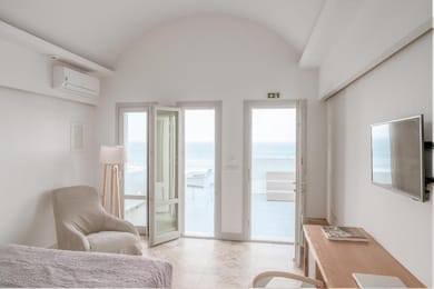 Standard Suite with Sea View