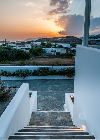 Eiriana Luxury Suites - Image 5