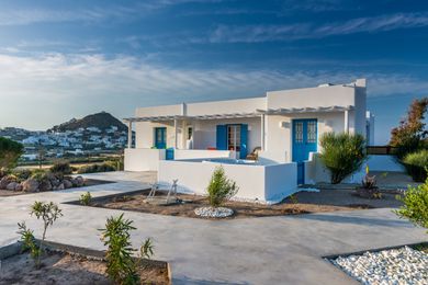 Eiriana Suites - Image 4
