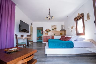 Oraia ELeni Suite